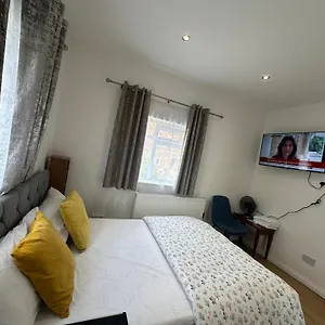 apt-keedonwood-road-2nd-studio-flat.brighton-hotels-england.com/